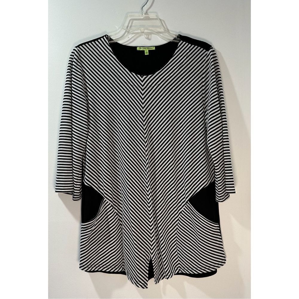 Trish Tyler women’s 3/4 sleeve black white stripe w/pockets top size L. #30-1083